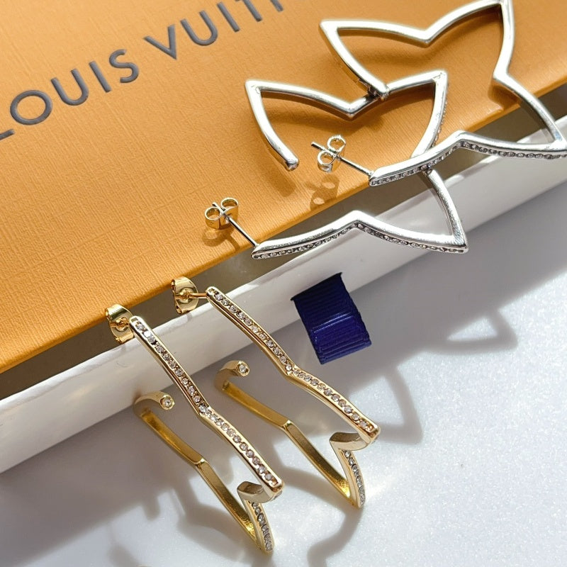 Ladies new simple letter earrings