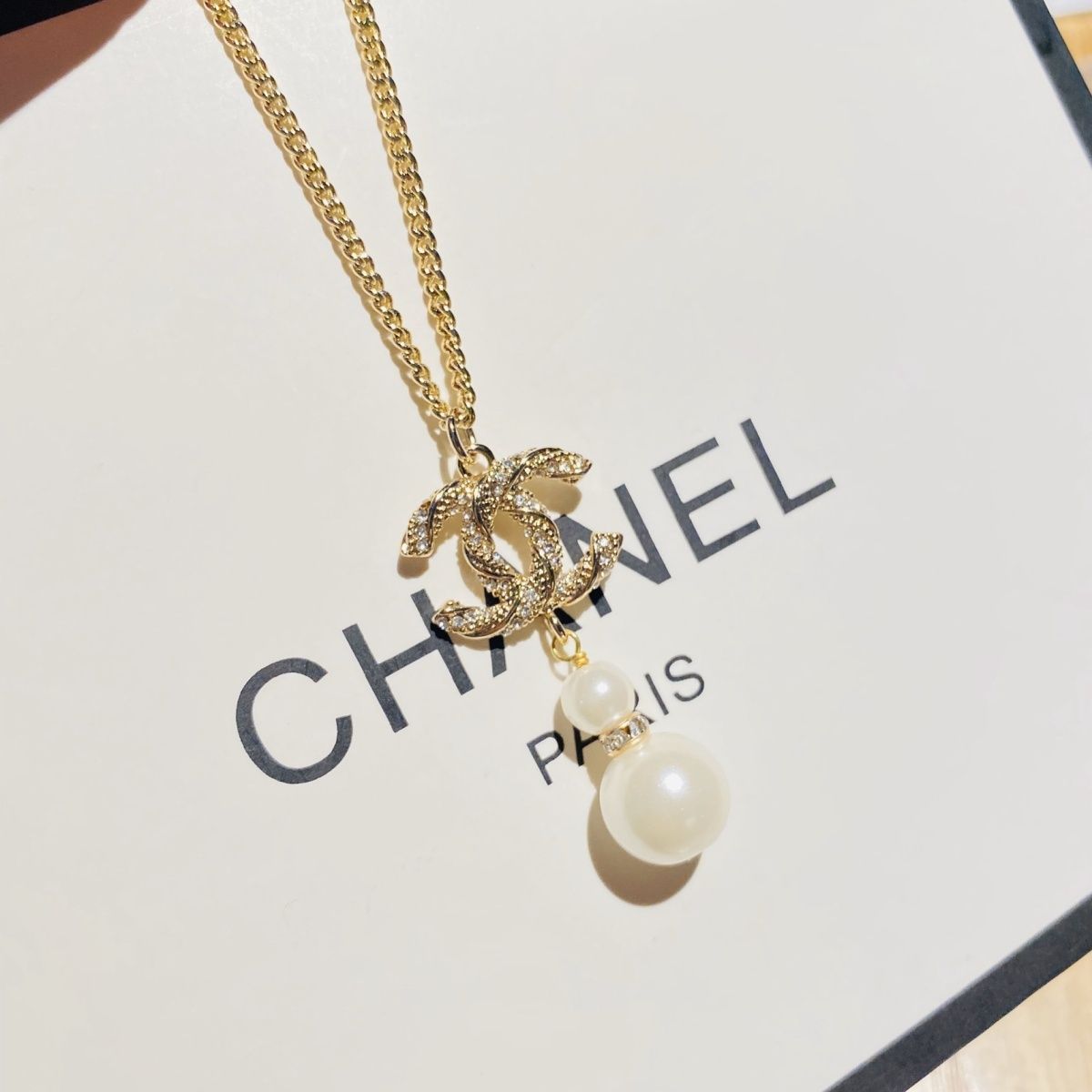 Women's Low-key, Elegant and Versatile Titanium Steel Necklace
