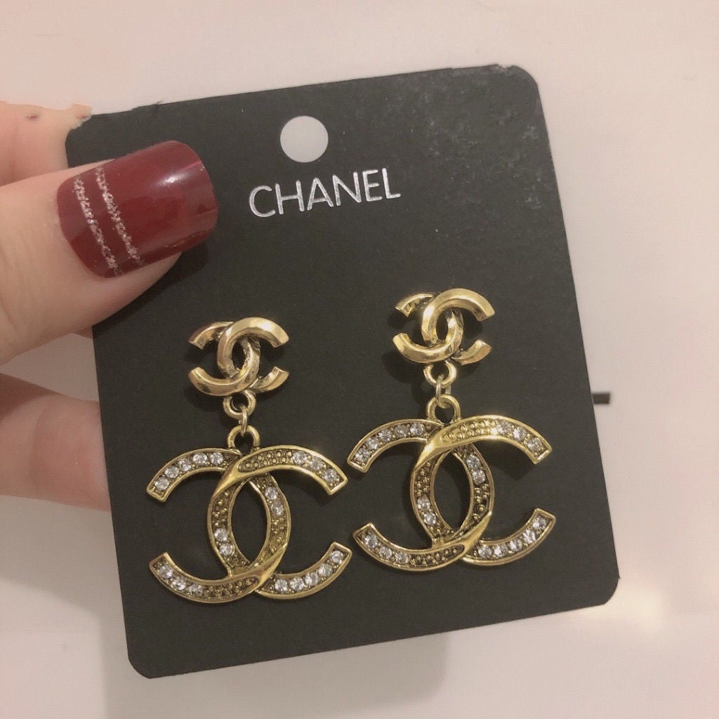 Fashionable Women's Titanium Alloy Luxury High-end Earrings