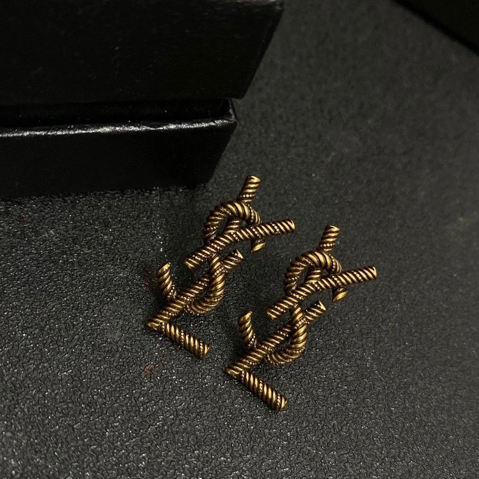 Women's Retro Trend Earrings