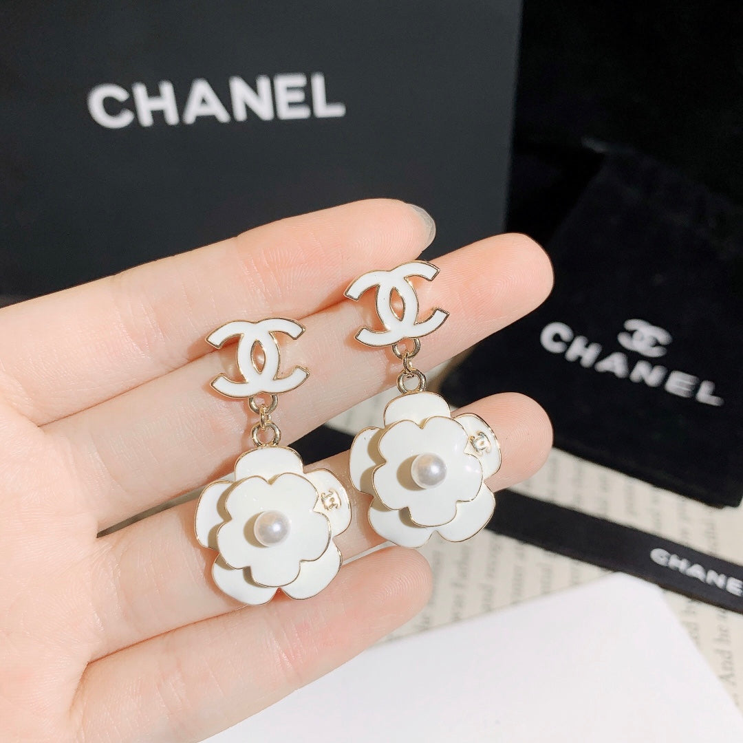 New Fashion Elegant Women's Earrings