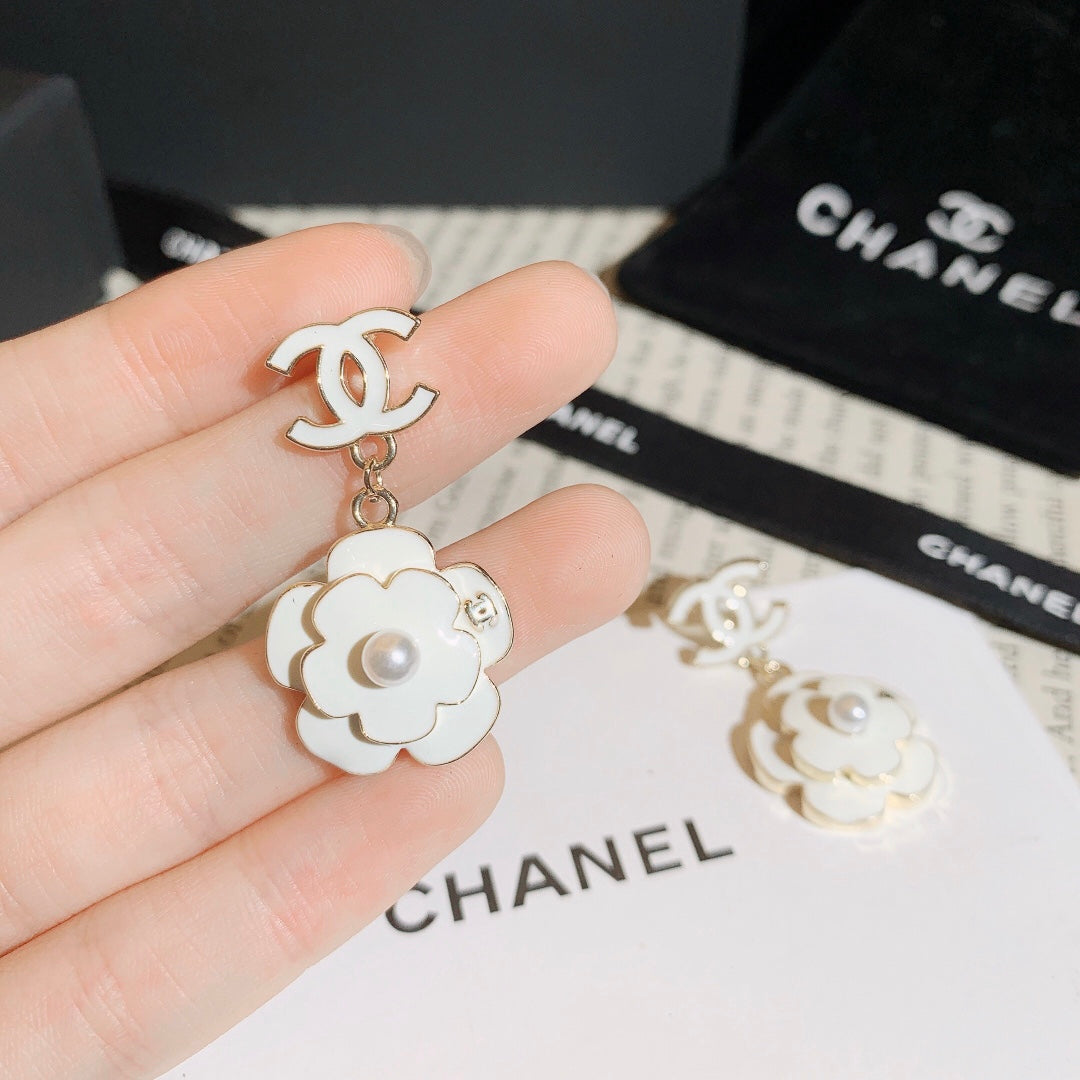 New Fashion Elegant Women's Earrings