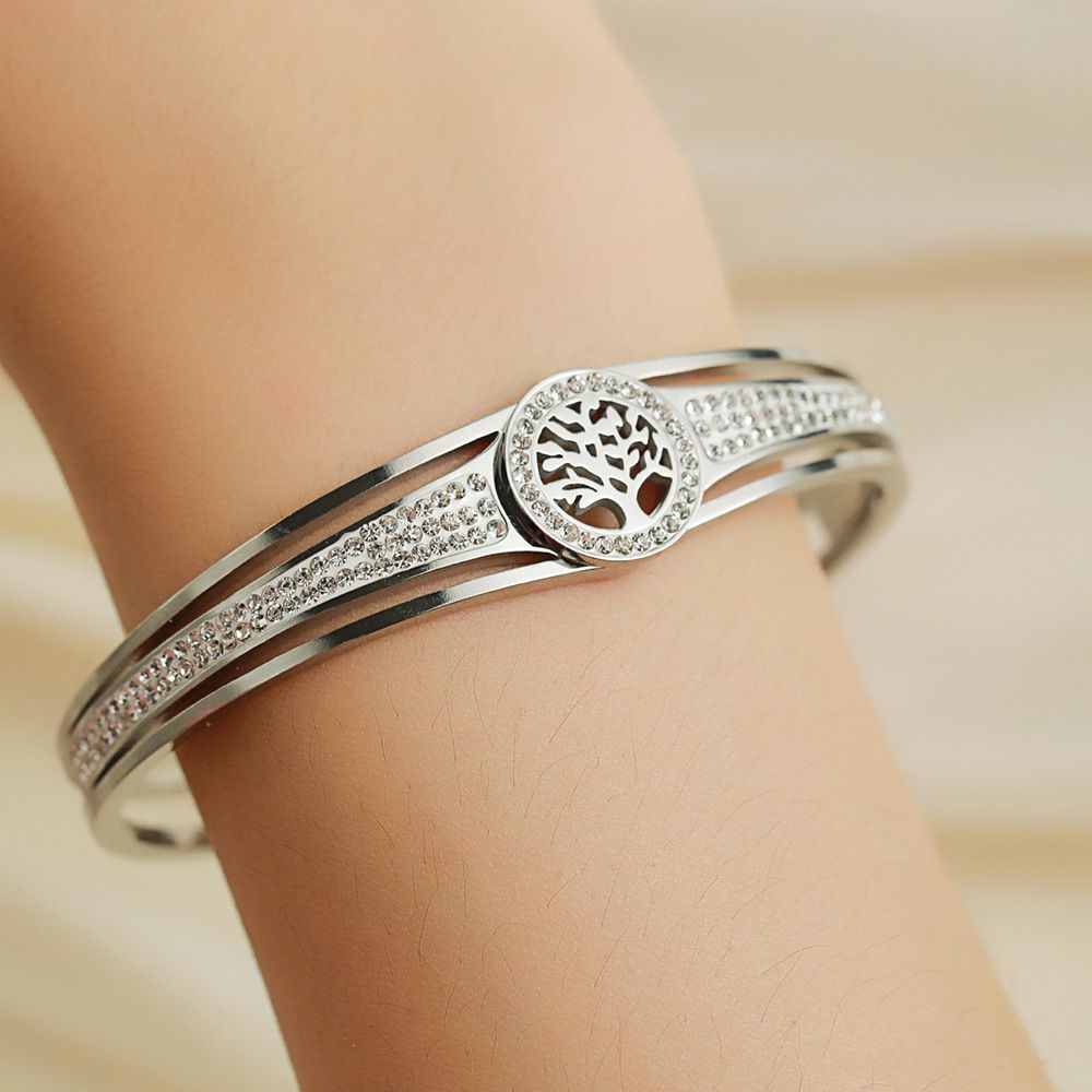 Fashionable Ladies' Guardian Heart Bracelet