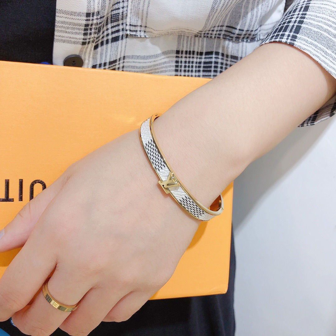 Women's Stylish and Elegant Bracelet