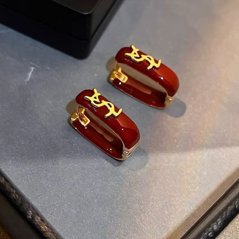 Fashionable red trendy elegant earrings