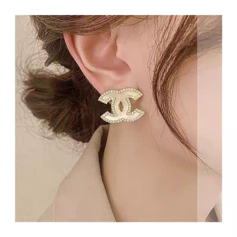 Simple and fashionable women's Earrings