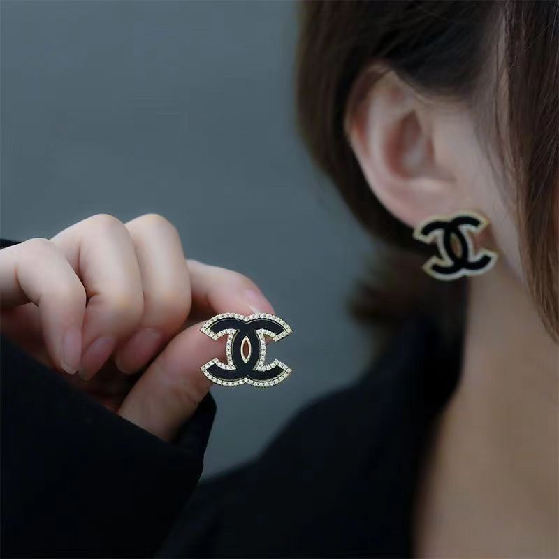 Simple and fashionable women's Earrings