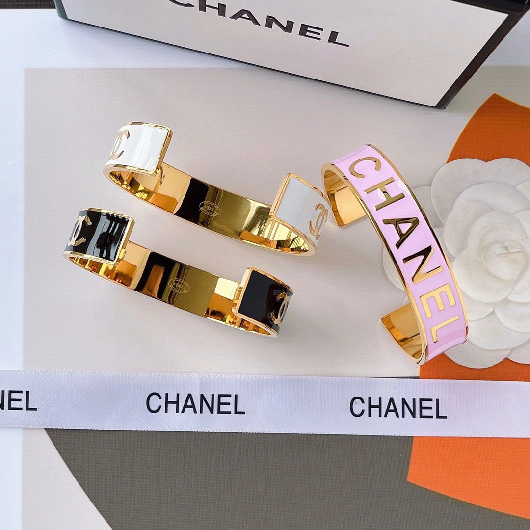 Women's Fashionable High-end Bracelets