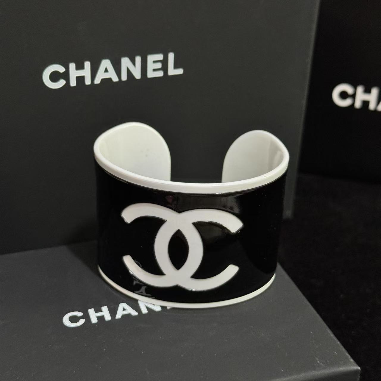 Fashionable high-end women's acrylic Bracelet