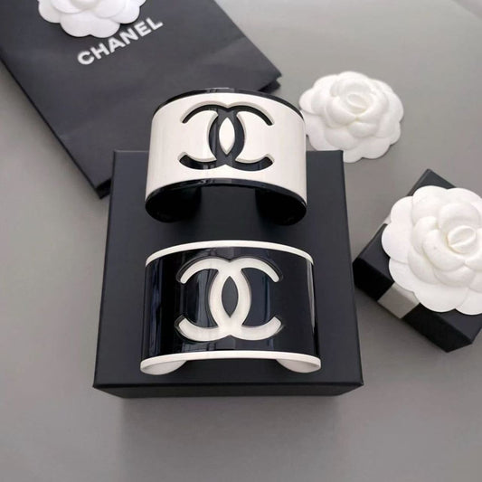 Fashionable high-end women's acrylic Bracelet