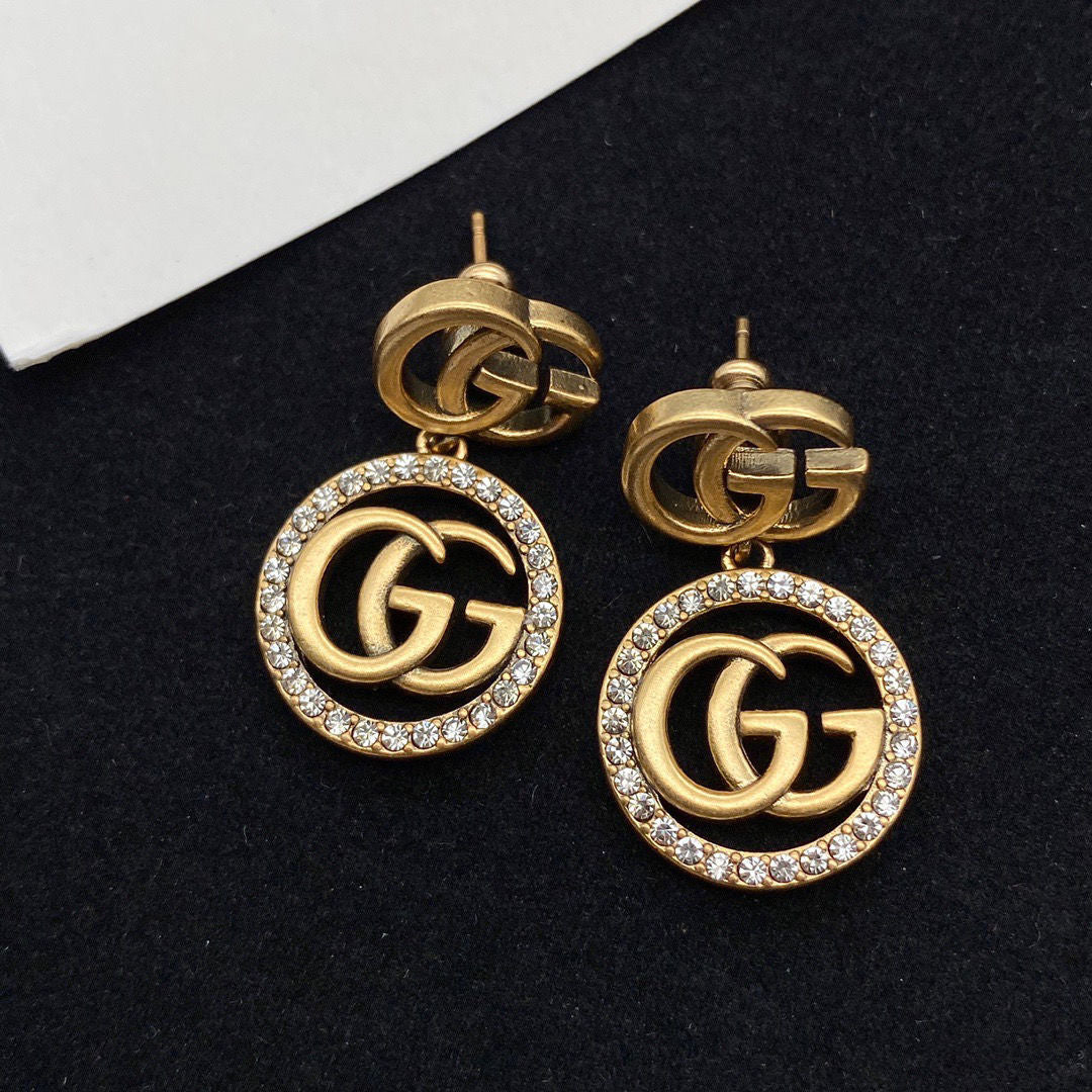 Fashionable and Exquisite Women's Earrings