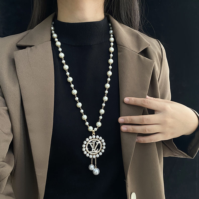 Fashionable women's light luxury accessories necklace