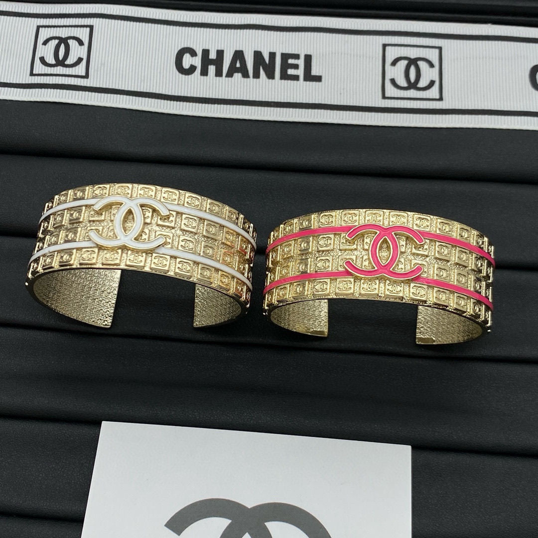 Fashionable Women's Unique Titanium Steel Bracelet