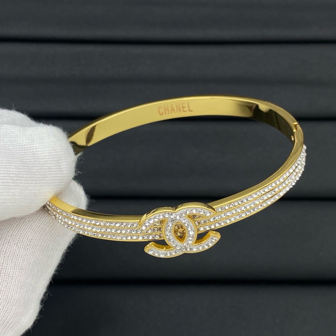 Women's Fashionable Full Diamond Titanium Steel Bracelet