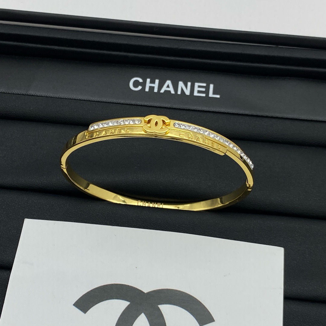 Women's Fashionable Full Diamond Titanium Steel Bracelet