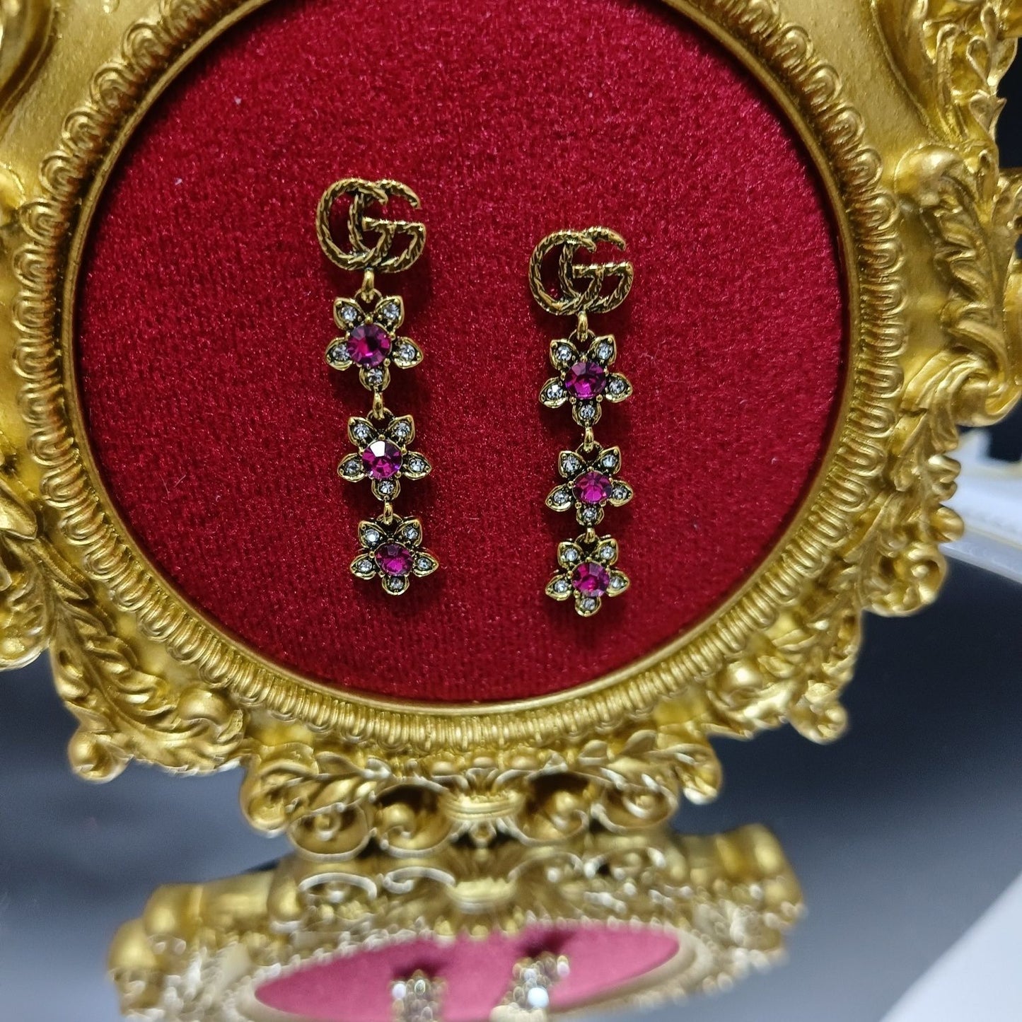 Fashionable and light luxury Women's Earrings