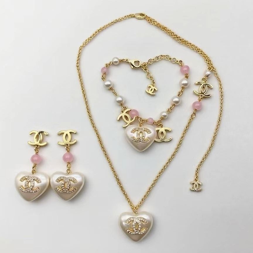Women's fashion jewelry three-piece set