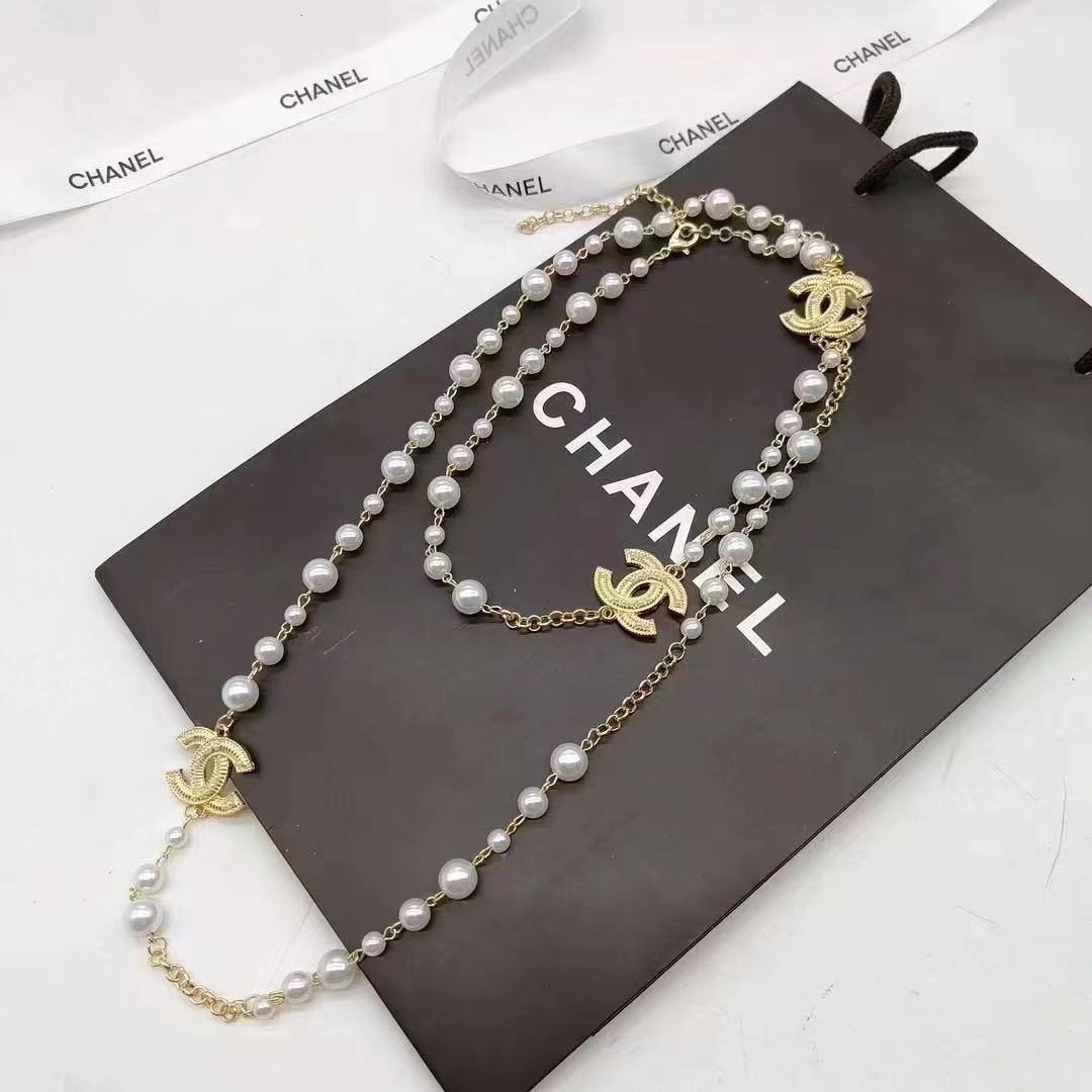 Fashionable women's Elegant Accessories Necklace