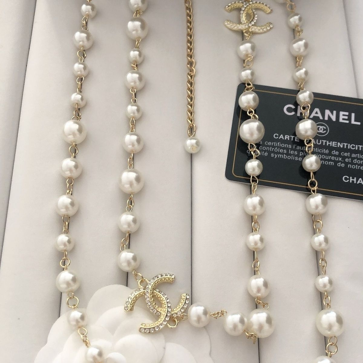 Fashionable women's Elegant Accessories Necklace