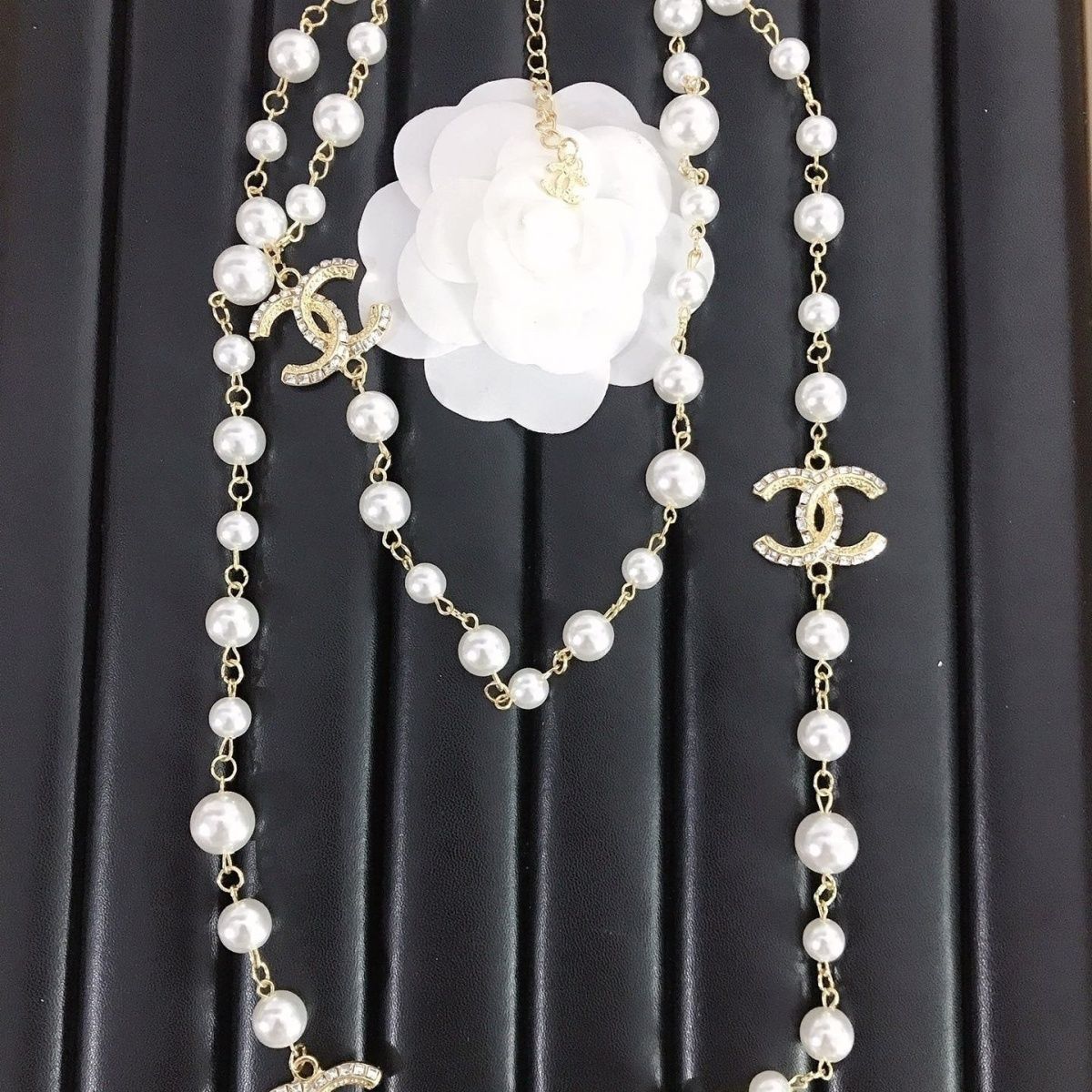 Fashionable women's Elegant Accessories Necklace