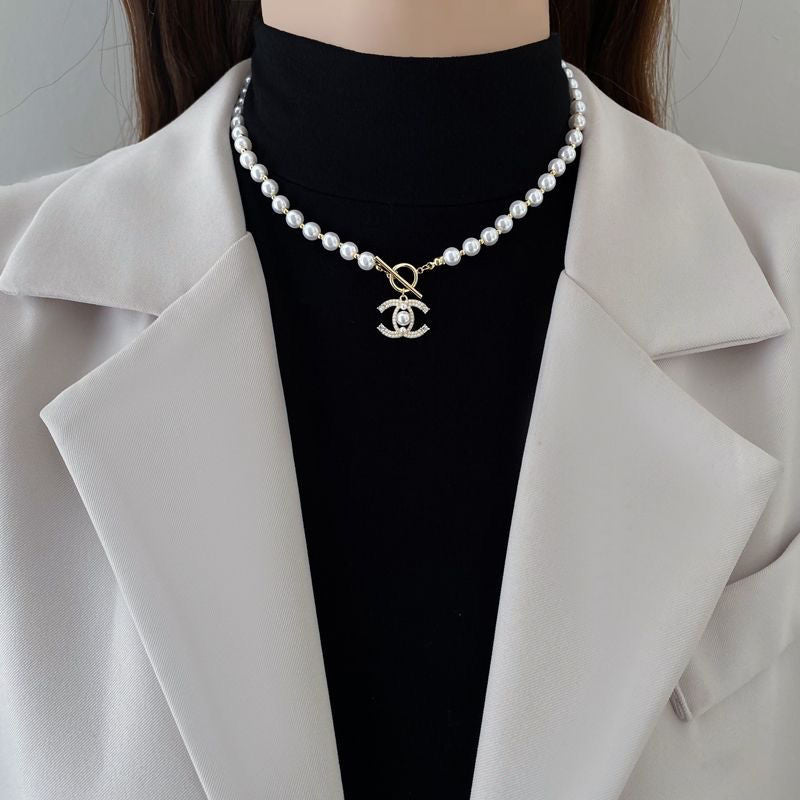 Fashionable women's Elegant jewelry Necklace Pendant