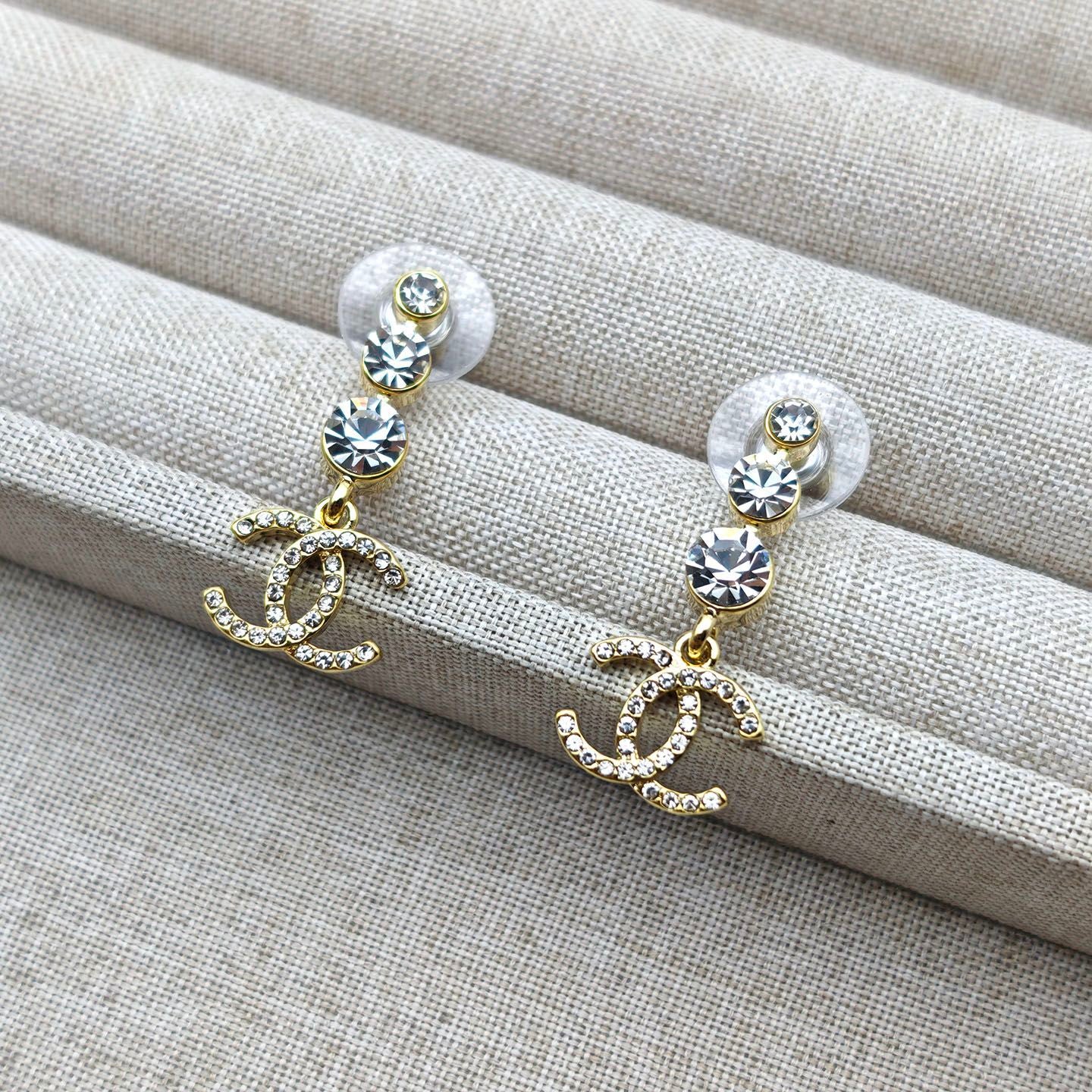 Fashionable women's pendant Earrings