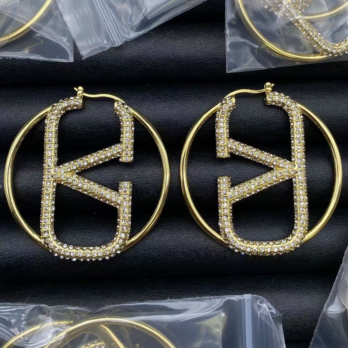 Fashionable high-end luxury women's earrings