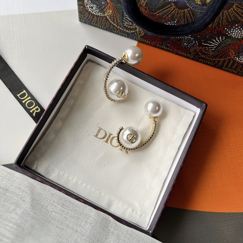 Women's Fashion Jewelry Pearl Earrings