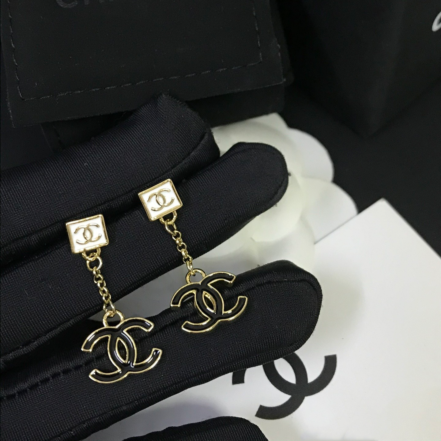 Ladies High-End Fashion Earrings