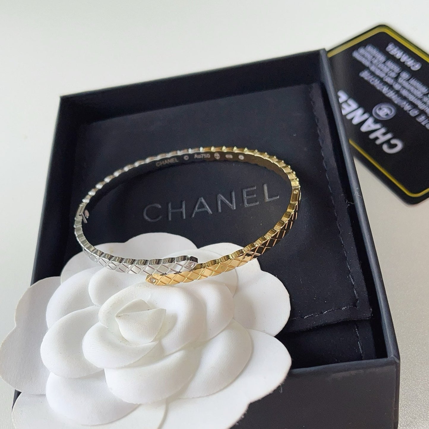 Fashionable High-End Two-Tone Diamond Bracelet