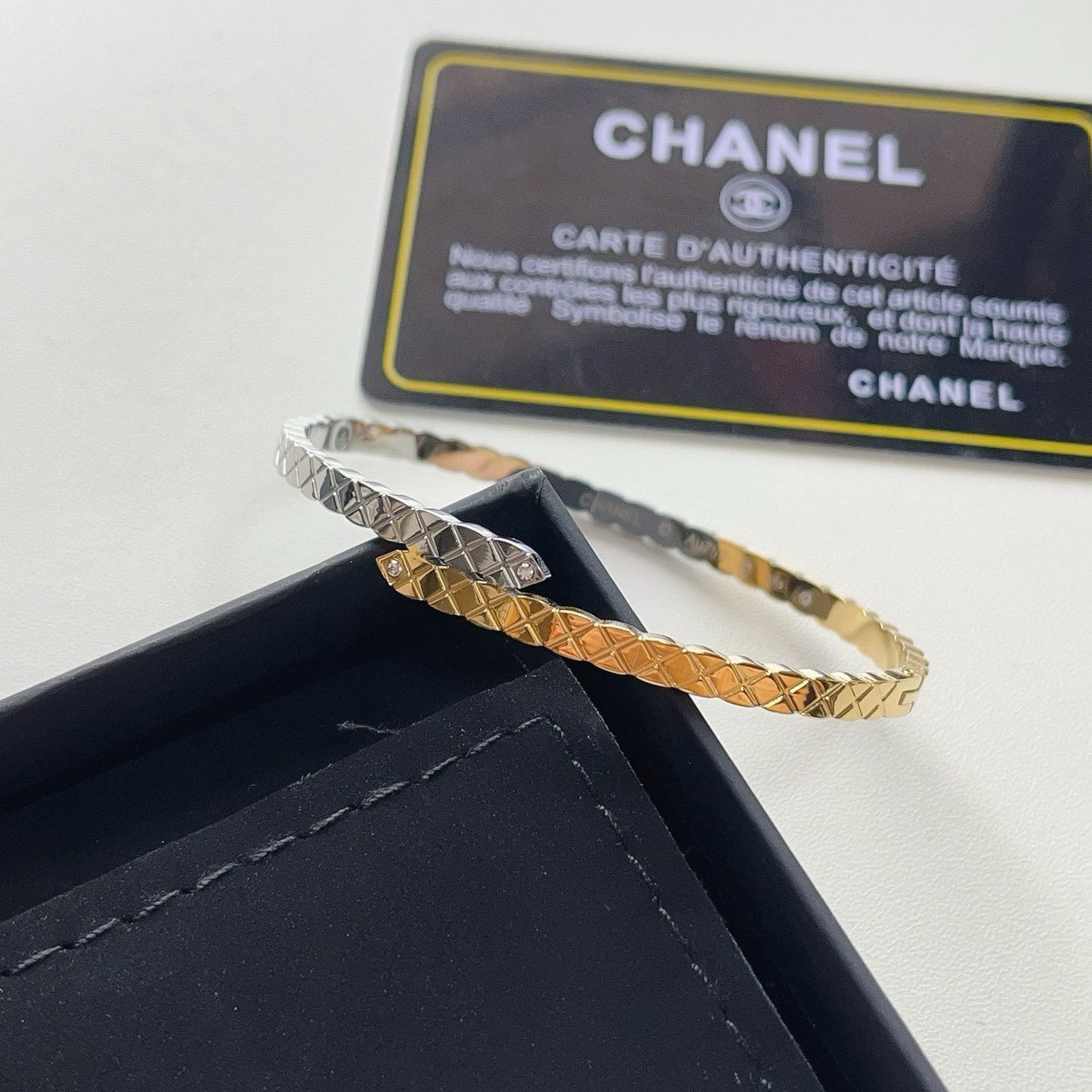 Fashionable High-End Two-Tone Diamond Bracelet