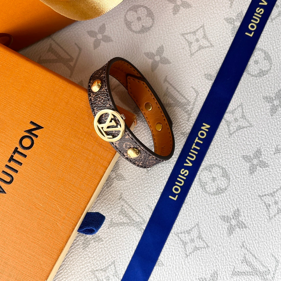 Women's fashion luxury high-end bracelet