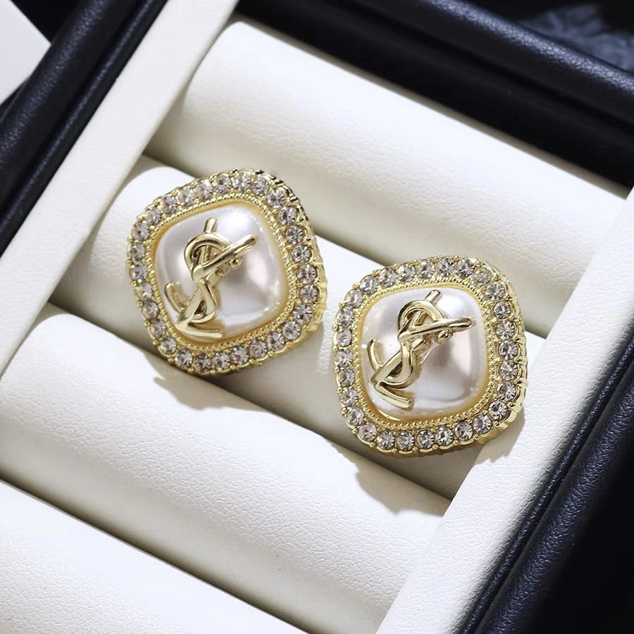 Women's high-end earrings