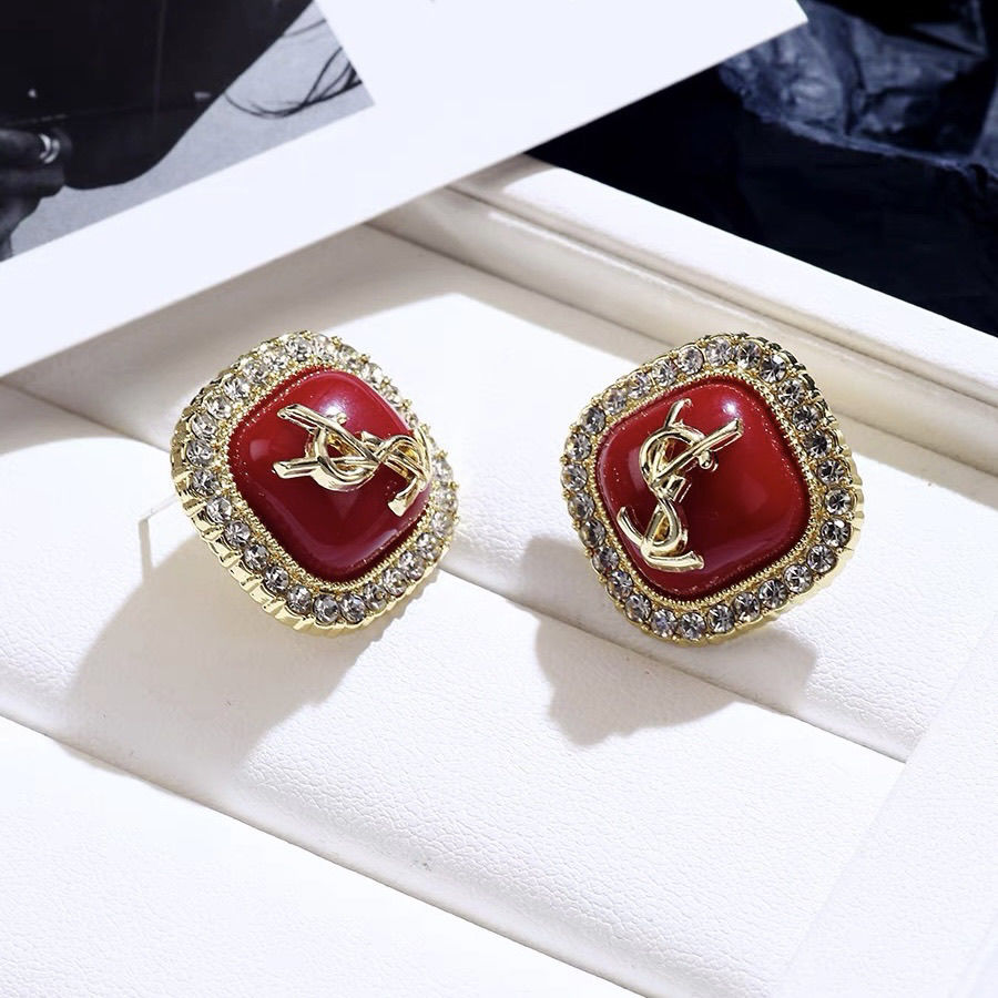 Women's high-end earrings