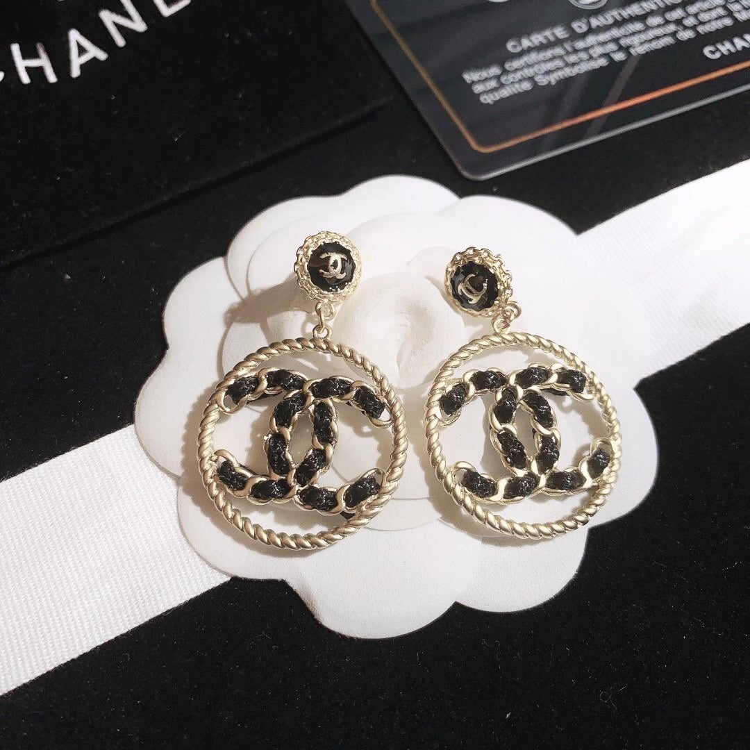 Women's Fashion Luxury Simple Earrings