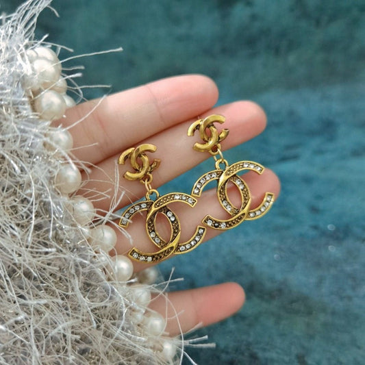 Fashionable Women's Titanium Alloy Luxury High-end Earrings