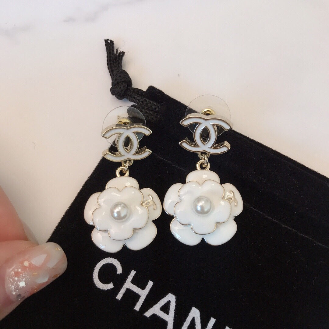 New Fashion Elegant Women's Earrings