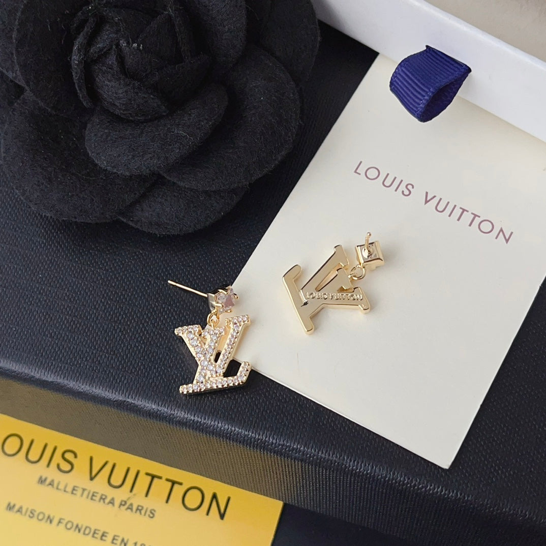 Women's Stylish And simple All-match Earrings