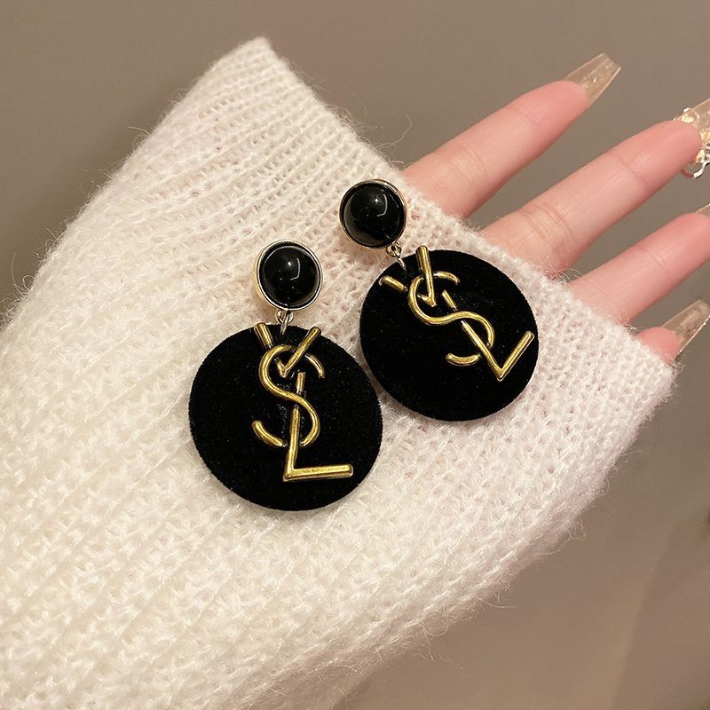 Women's Fashion Black Classic Velvet Earrings