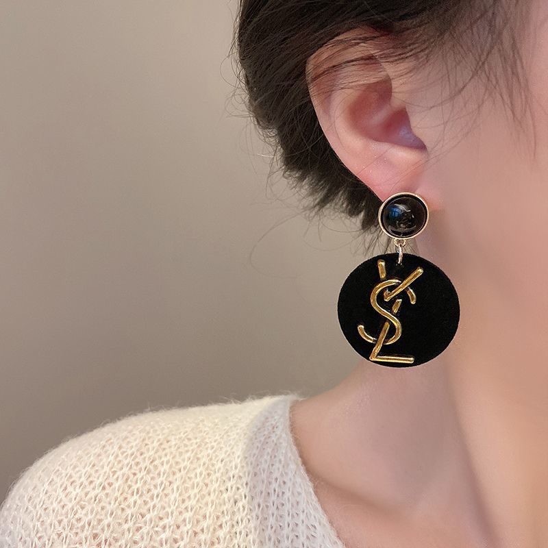 Women's Fashion Black Classic Velvet Earrings