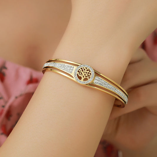 Fashionable Ladies' Guardian Heart Bracelet