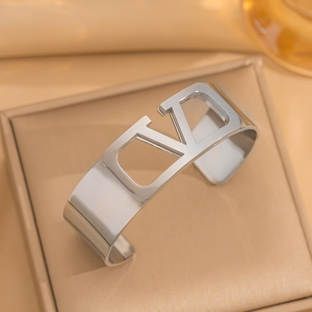 Women's C-shaped Adjustable Titanium Bracelet
