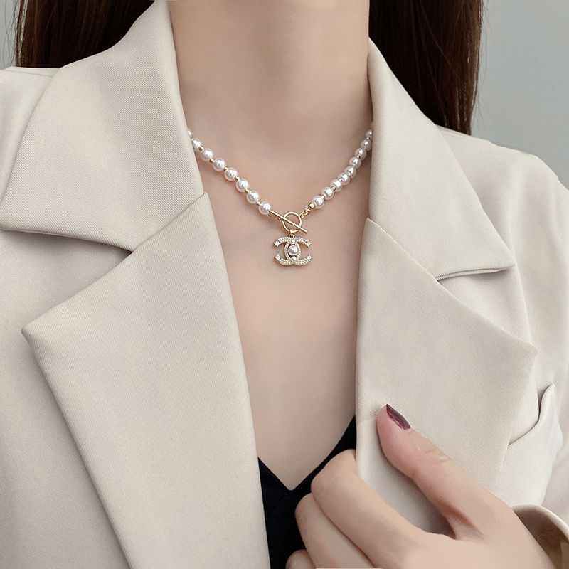 Fashionable women's Elegant jewelry Necklace Pendant