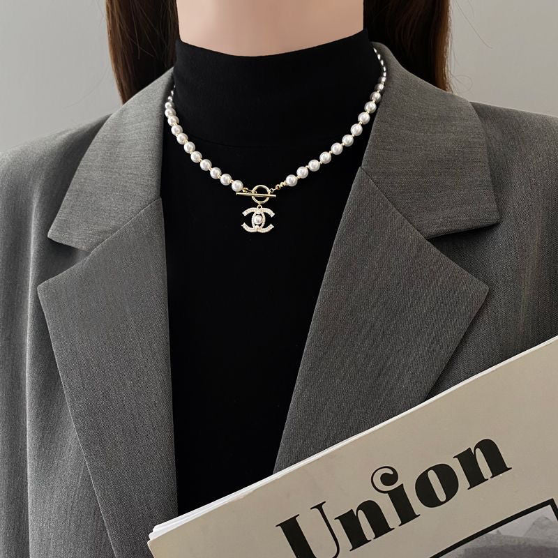 Fashionable women's Elegant jewelry Necklace Pendant