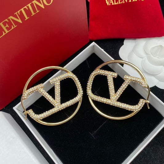 Fashionable high-end luxury women's earrings