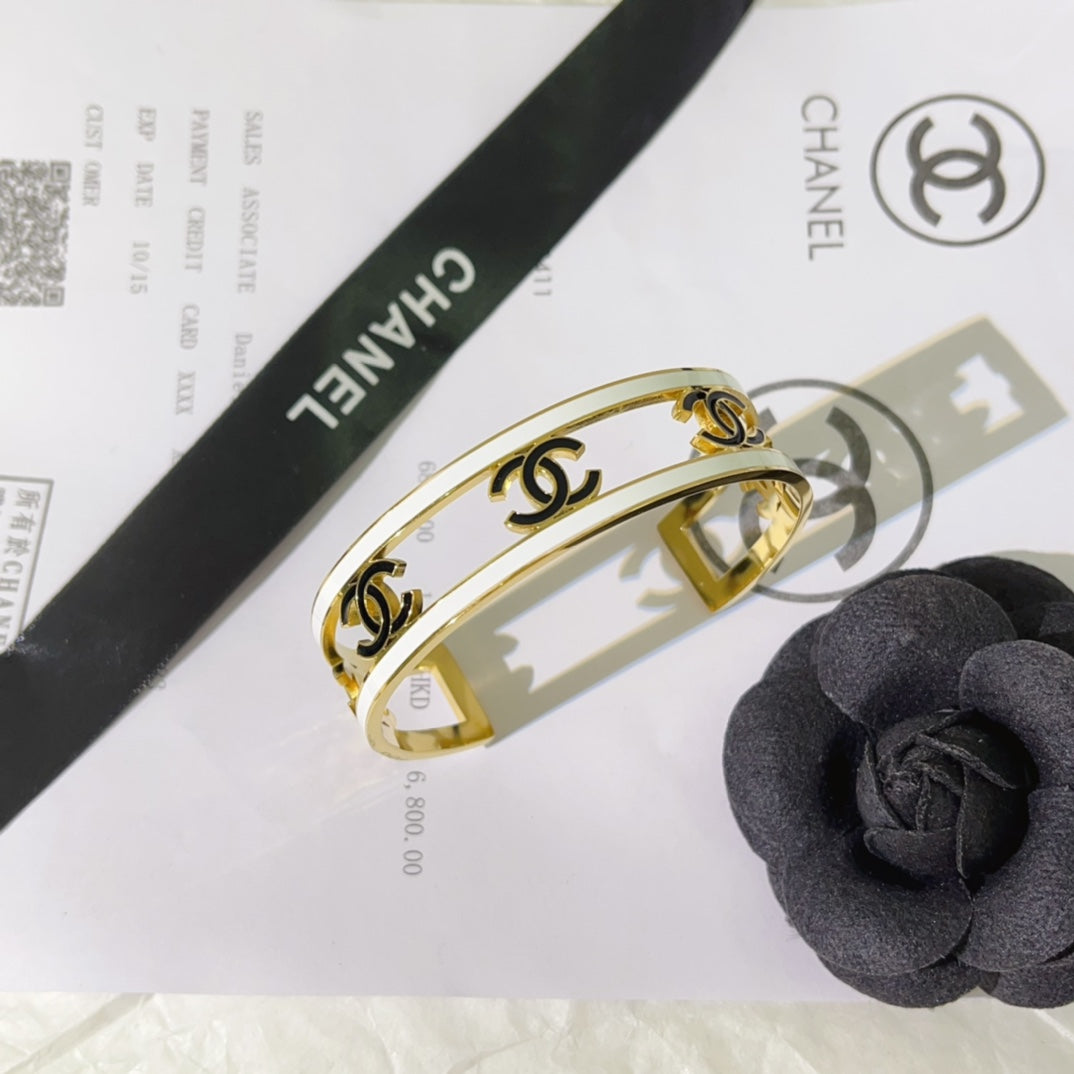 Summer hot-selling titanium steel hollow Bracelet for Women