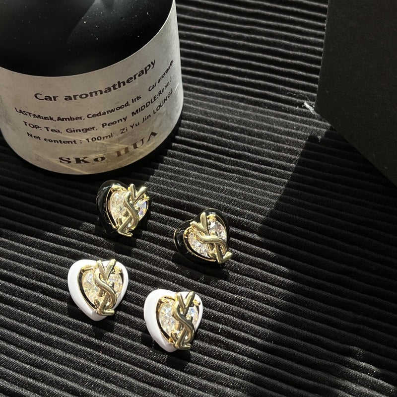 Simple, stylish And elegant Women's Earrings