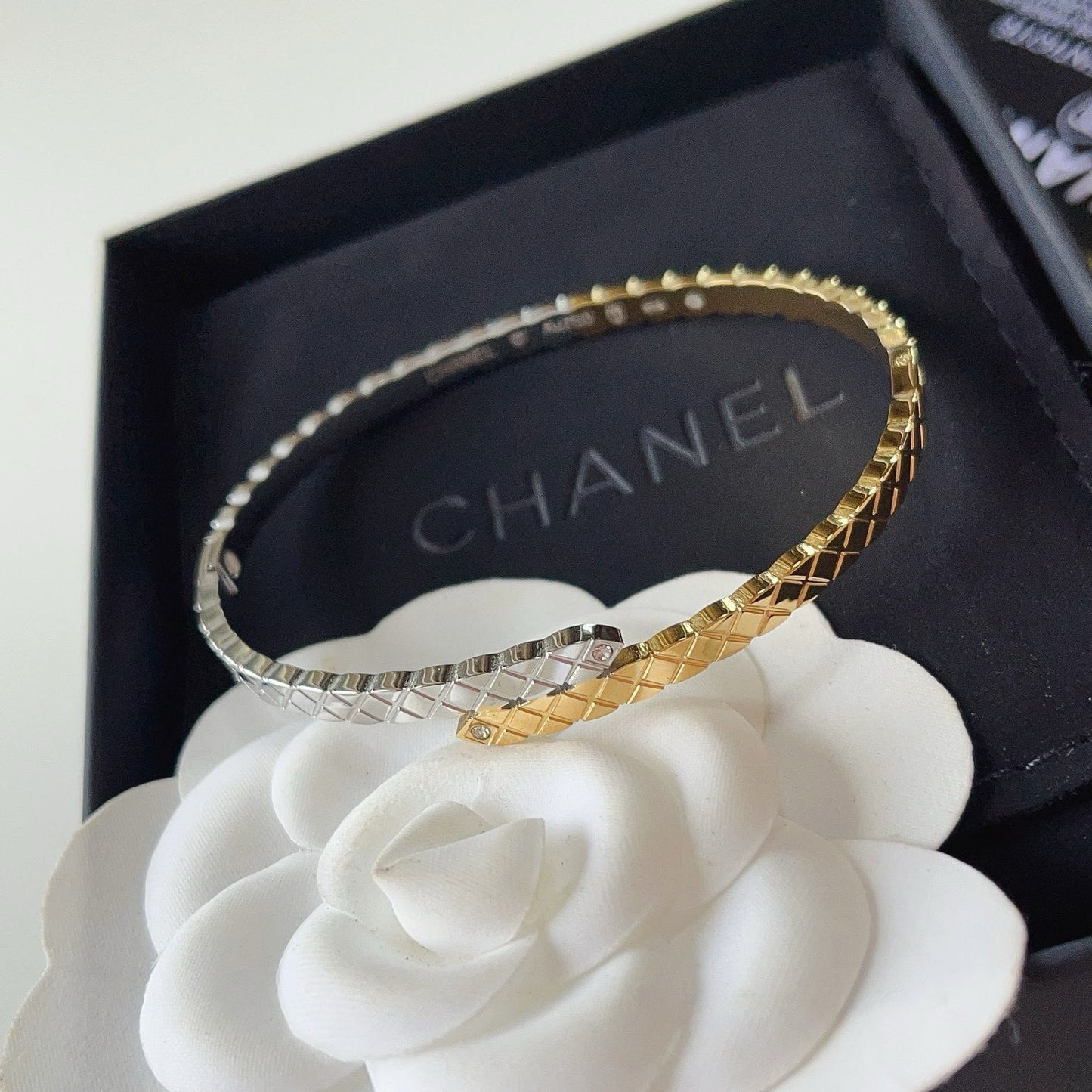 Fashionable High-End Two-Tone Diamond Bracelet