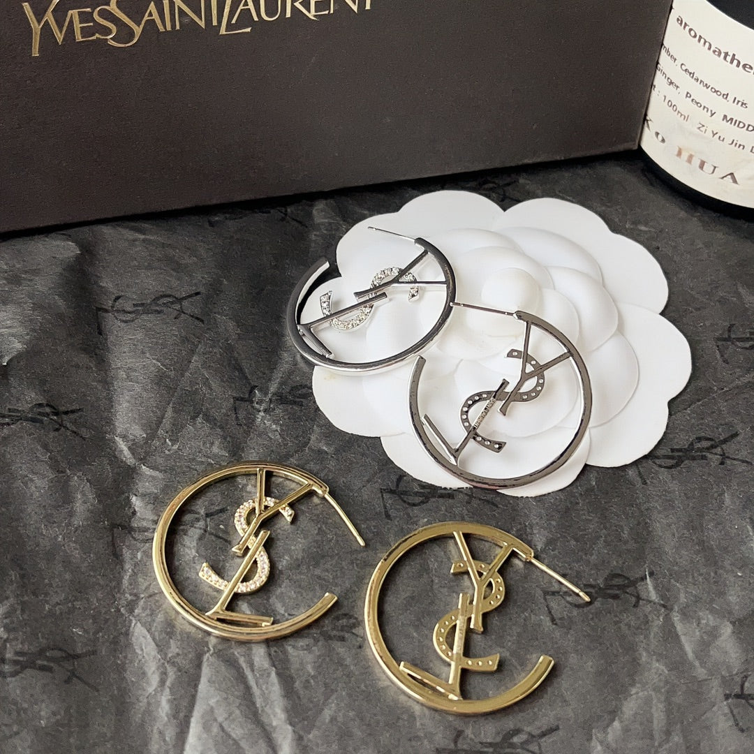 Women's Fashion Letter Earrings