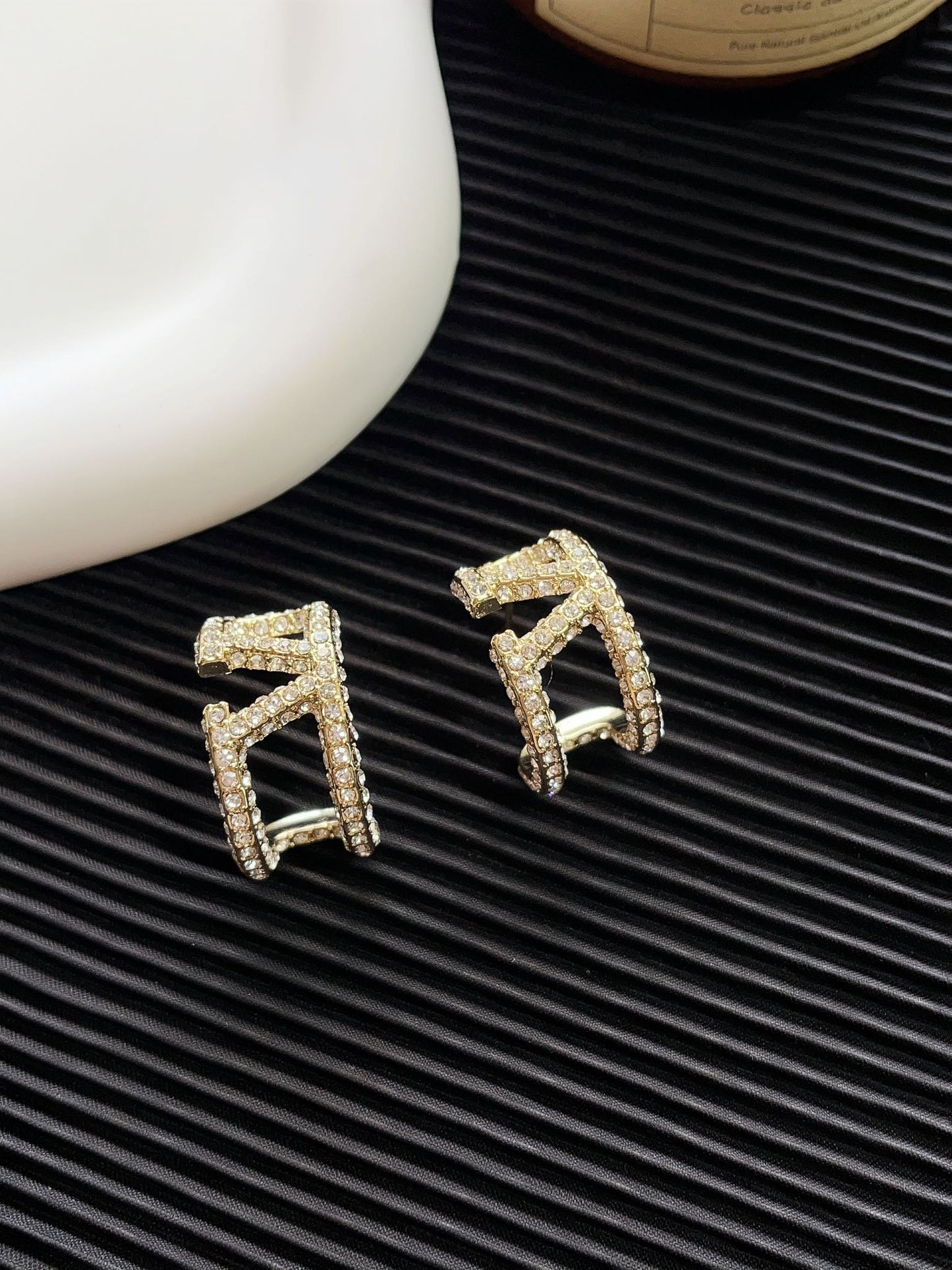 Women's Fashion High-end Pearl Jewelry Earrings